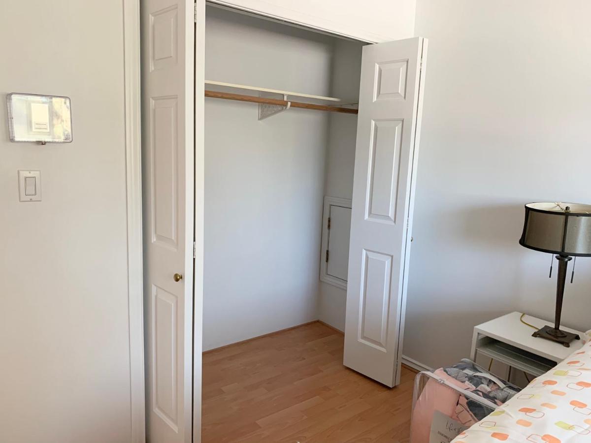 One Bedroom Queen Bed Sharing Washroom In Tiger Sweet House License## 리치먼드 외부 사진
