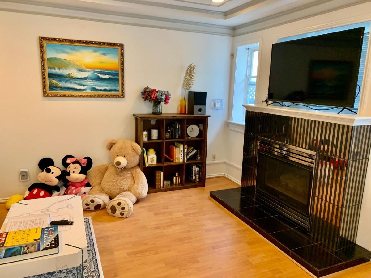 One Bedroom Queen Bed Sharing Washroom In Tiger Sweet House License## 리치먼드 외부 사진