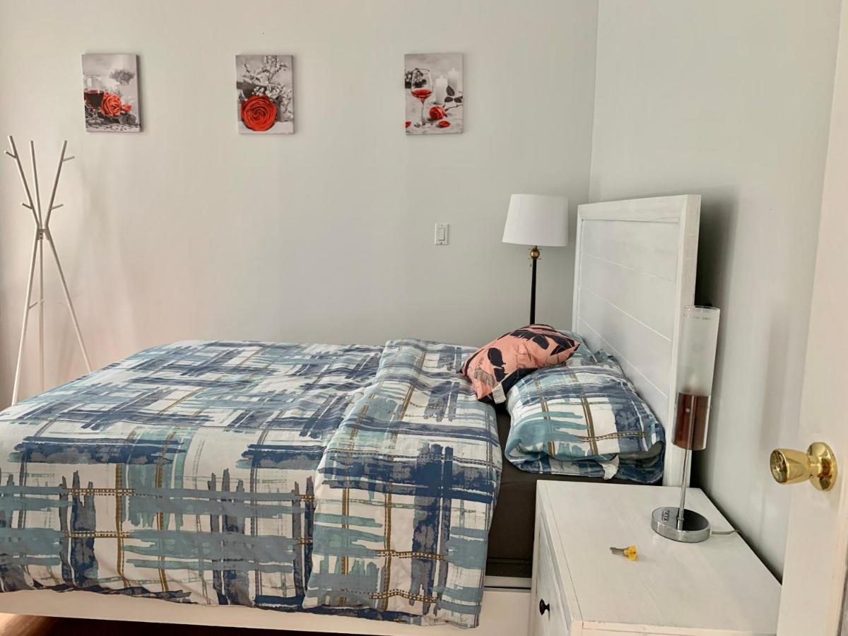 One Bedroom Queen Bed Sharing Washroom In Tiger Sweet House License## 리치먼드 외부 사진